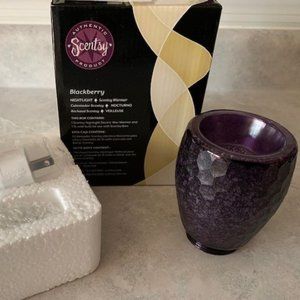 Scentsy Blackberry Nightlight Warmer